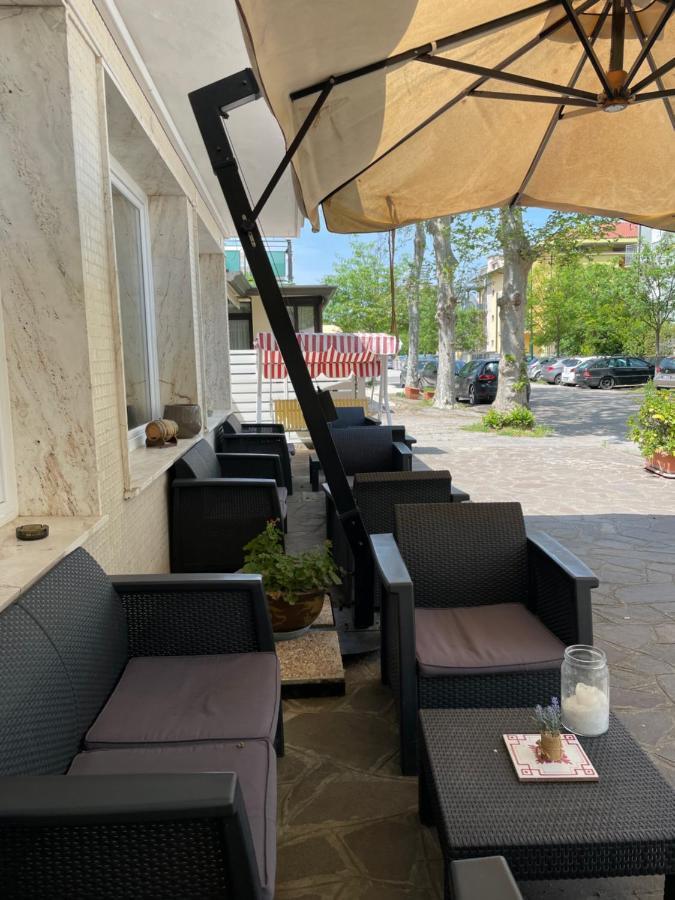 Hotel Aloha Cesenatico Exterior photo