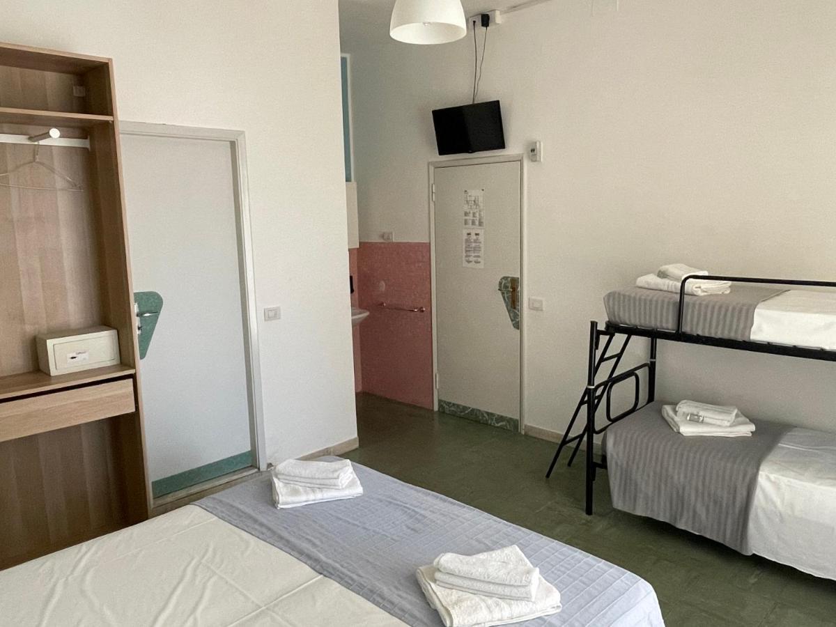 Hotel Aloha Cesenatico Exterior photo